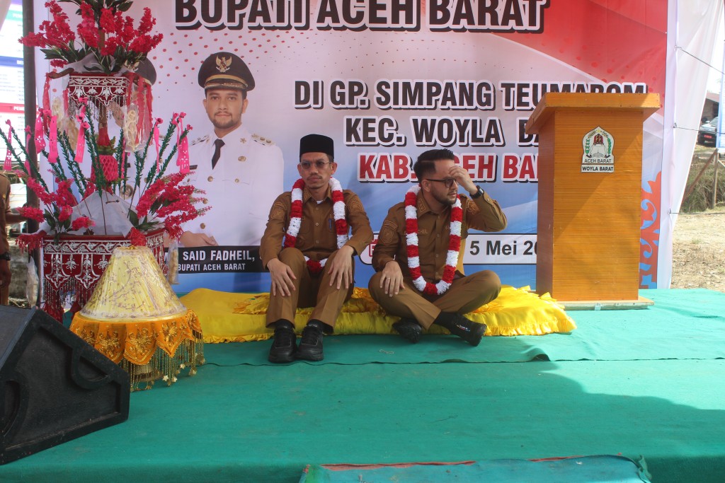 Peusijeuk Bupati dan Wakil Bupati Aceh Barat